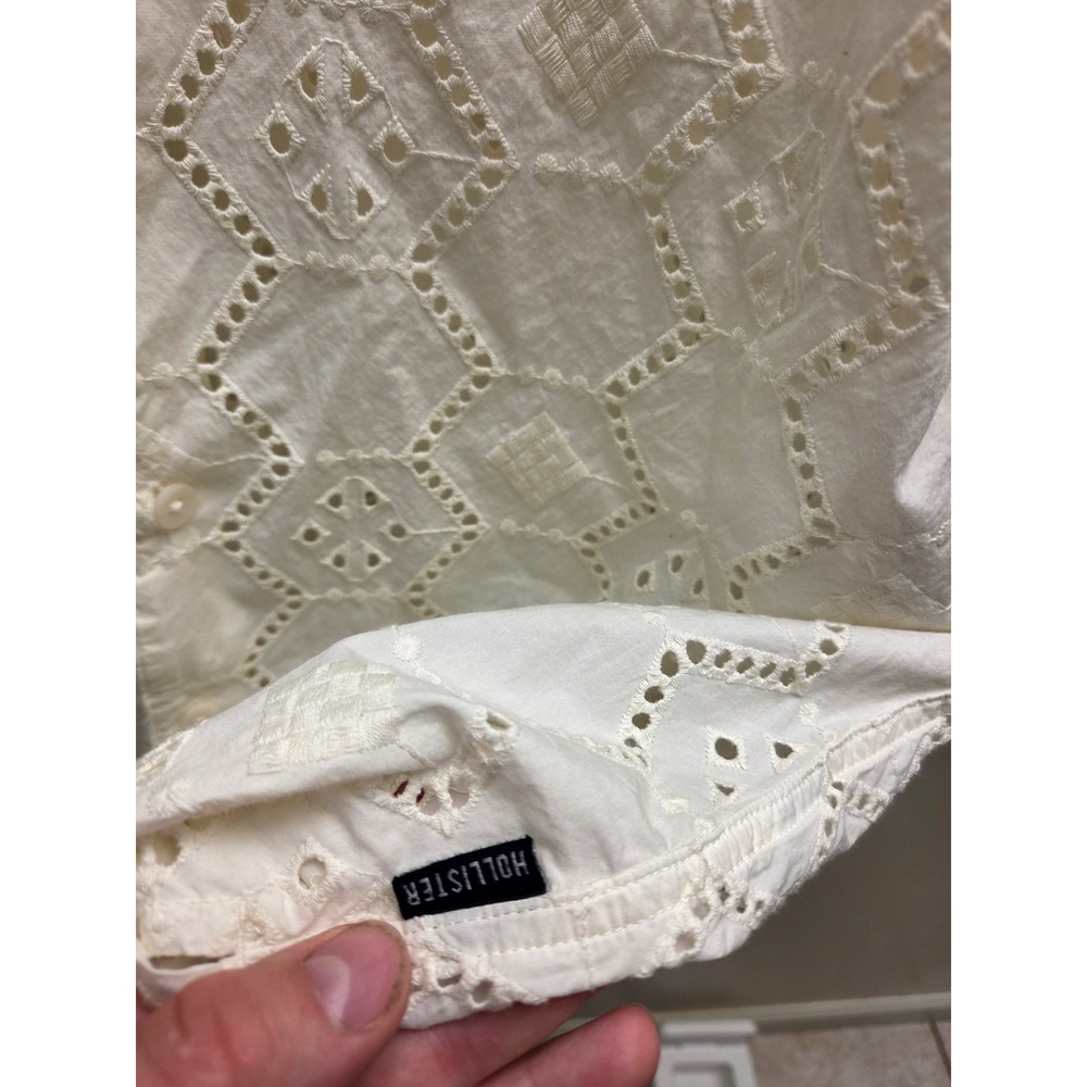 Hollister Mens Small White Eyelet Embroidered Short Sleeve Button Up Shirt New - Picture 6 of 10